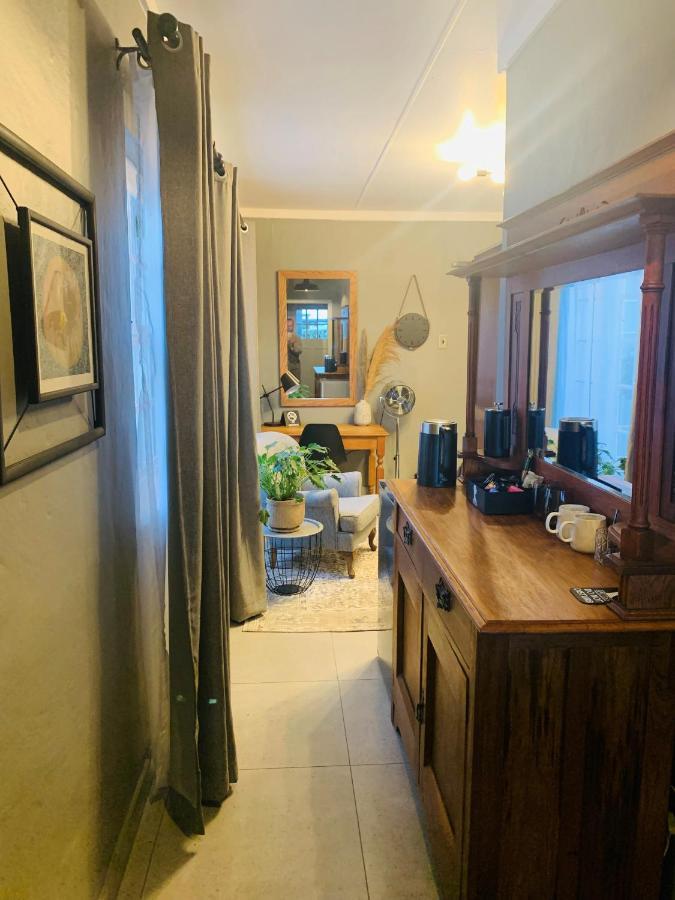 Battiss Guest House Pretoria Bagian luar foto